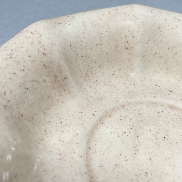 Vintage Ceramic Pitcher and Bowl Set with Daisy Floral Design on Front - Picture 8 of 10